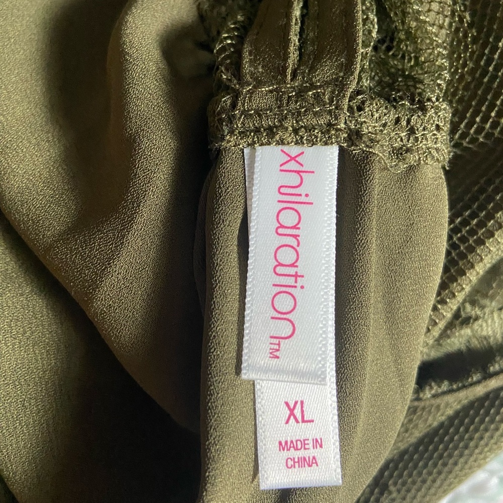 Olive green lace tank top - Picture 4 of 4